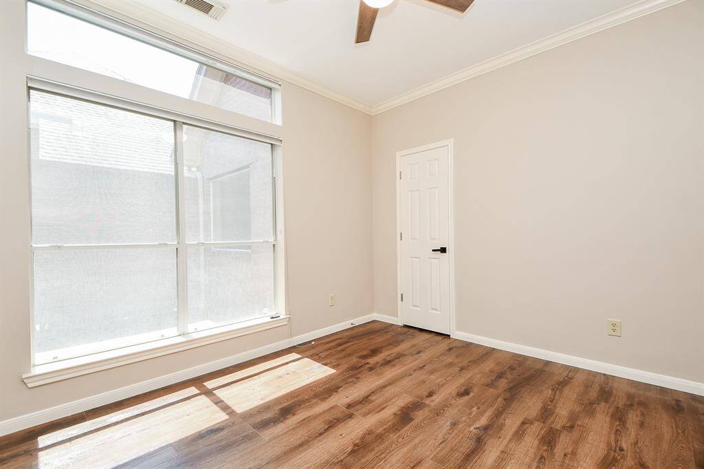 Another secondary bedroom