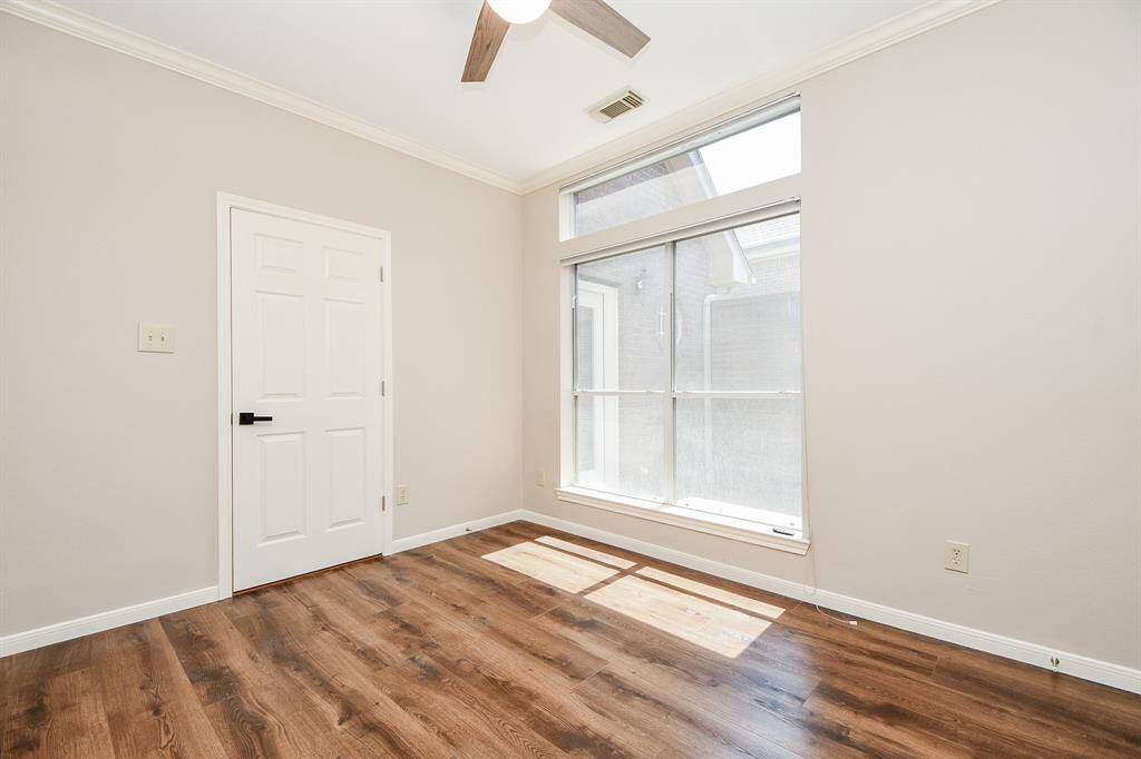 Another secondary bedroom