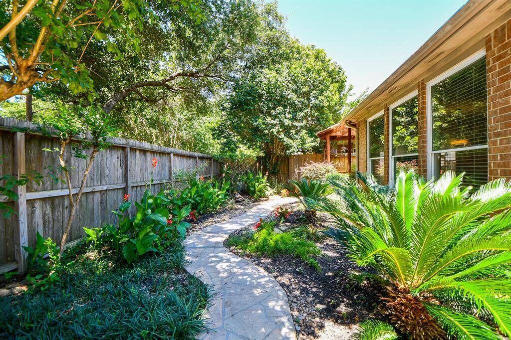 Mature landscaping and no back neighbors!