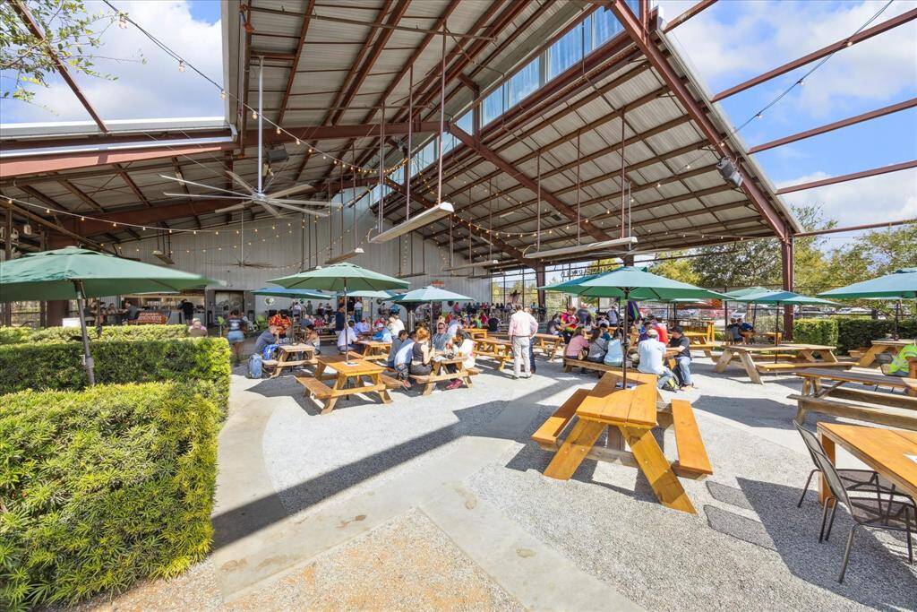 Saint Arnold Brewing Company: Houston's oldest craft brewery with a spacious beer garden and a wide selection of craft brews and food.