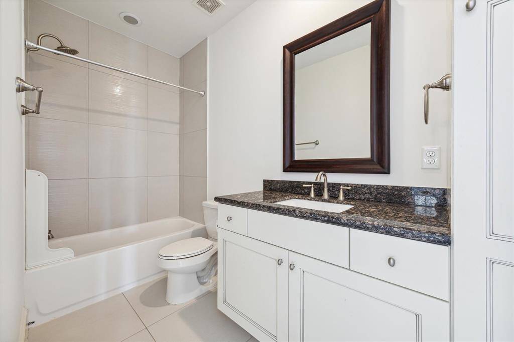 4th floor en suite bath.