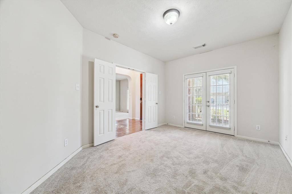 Beautiful oversized office with a spacious closet. This room can be used as a bedroom for your extra guest or loved one who can not go up and down stairs.