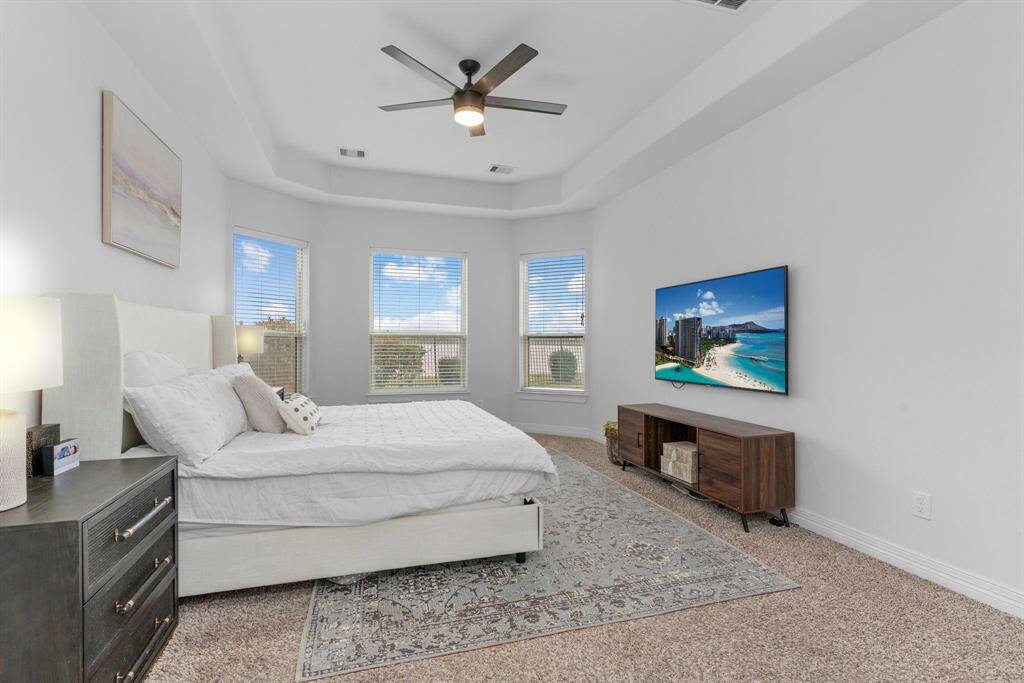 What better way to start your morning than with a serene view of the water? Enjoy the cozy sitting area, perfect for a quiet moment reading a book or working on your tablet.