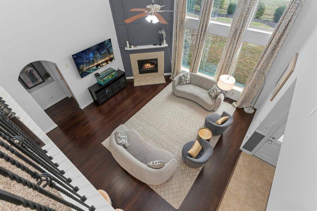 Experience a truly dramatic view from upstairs!