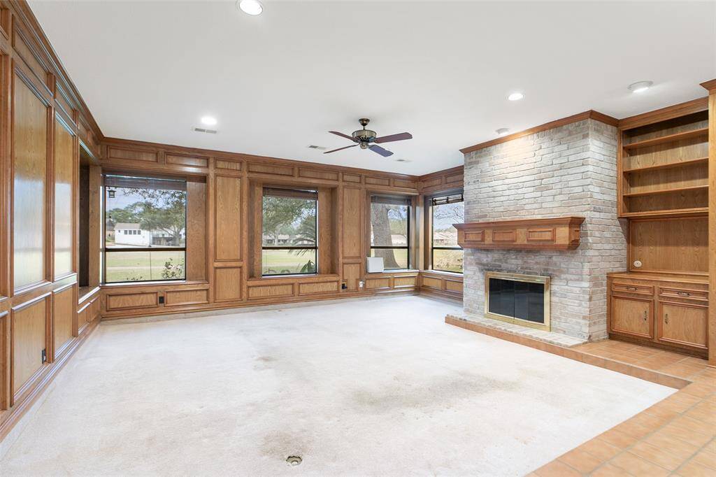 Living Area provides Natural Light and Golf Course View