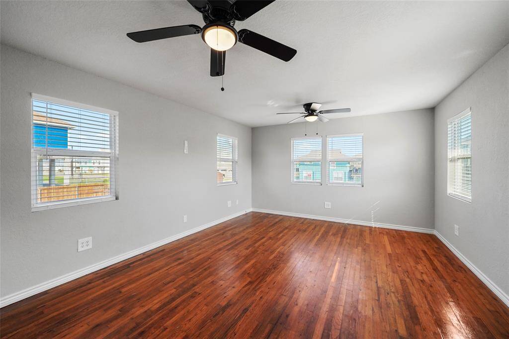 Living Room - view 2