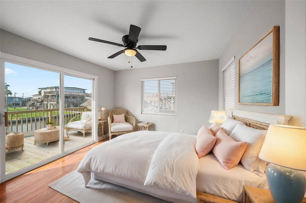 Bedroom 1 - view 1 - virtually staged