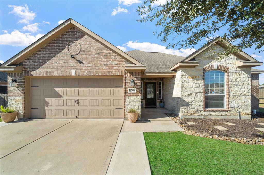 Welcome to 18708 Wichita Trail!
