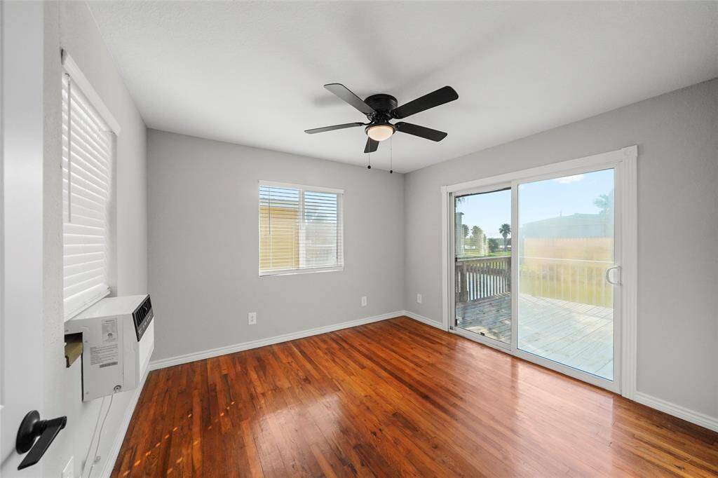 Bedroom 2 - view 1