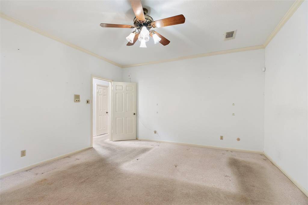 Master Bath features 2 Sinks, Separate Shower & Large Tub