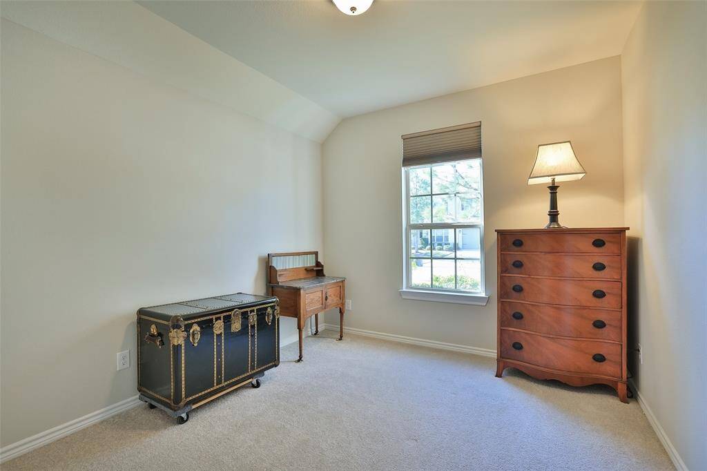 Third bedroom placed at the front of the home. Great for guests too!