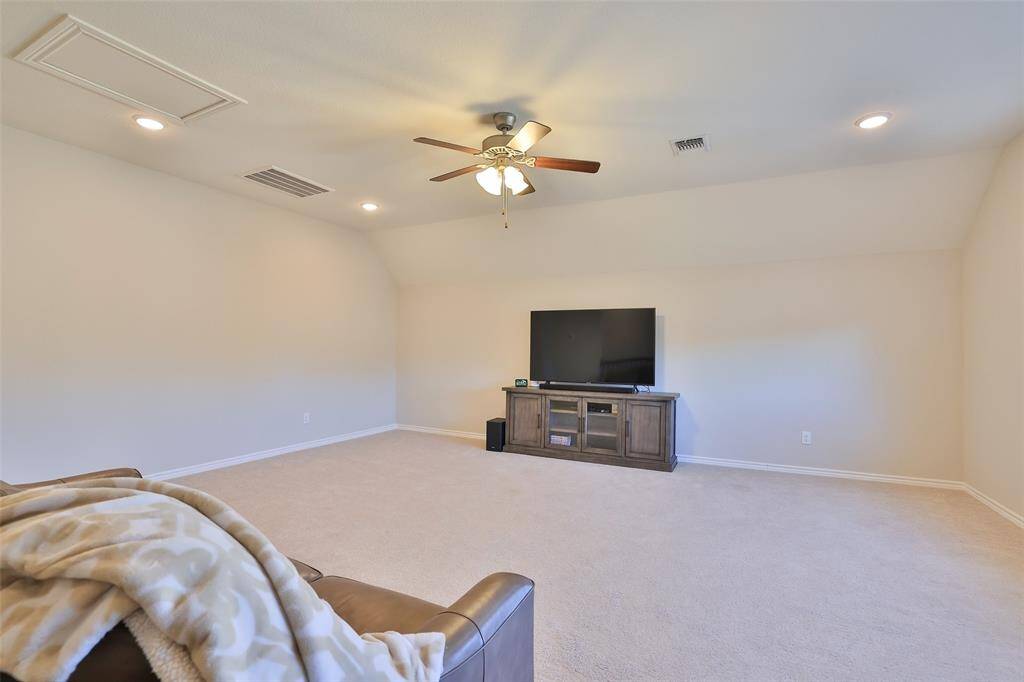 Media or game room...you decide. It's nice to have options