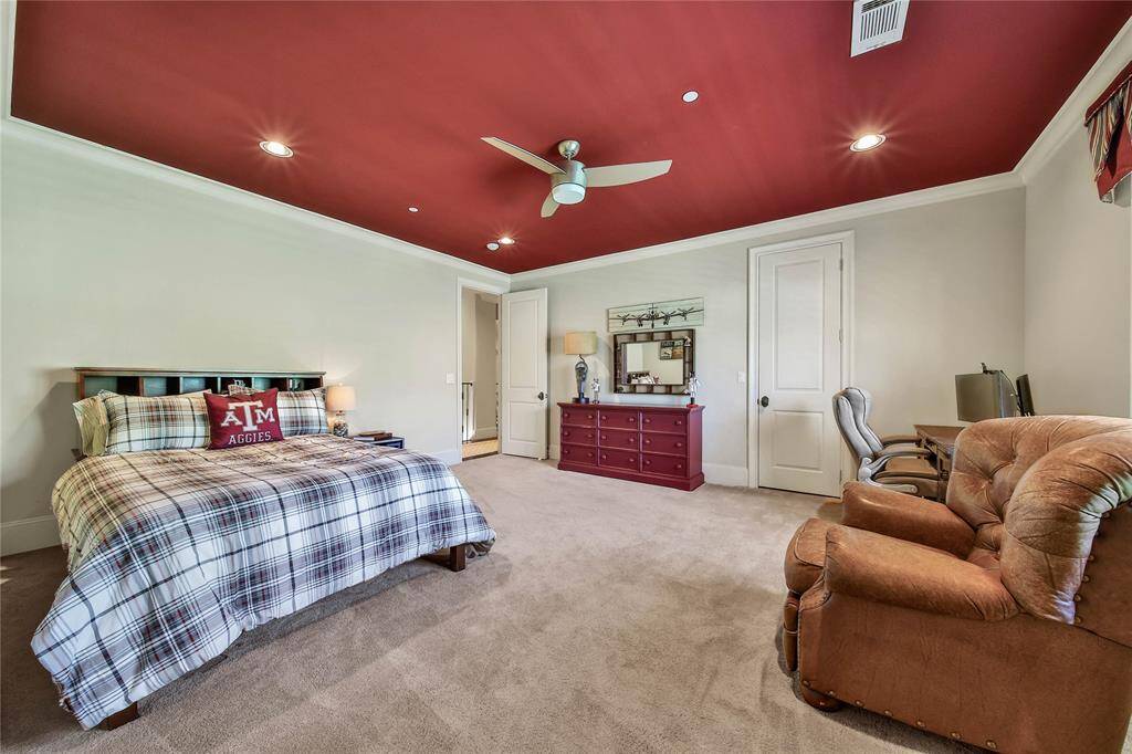Generously sized secondary bedroom upstairs with ensuite bathroom.