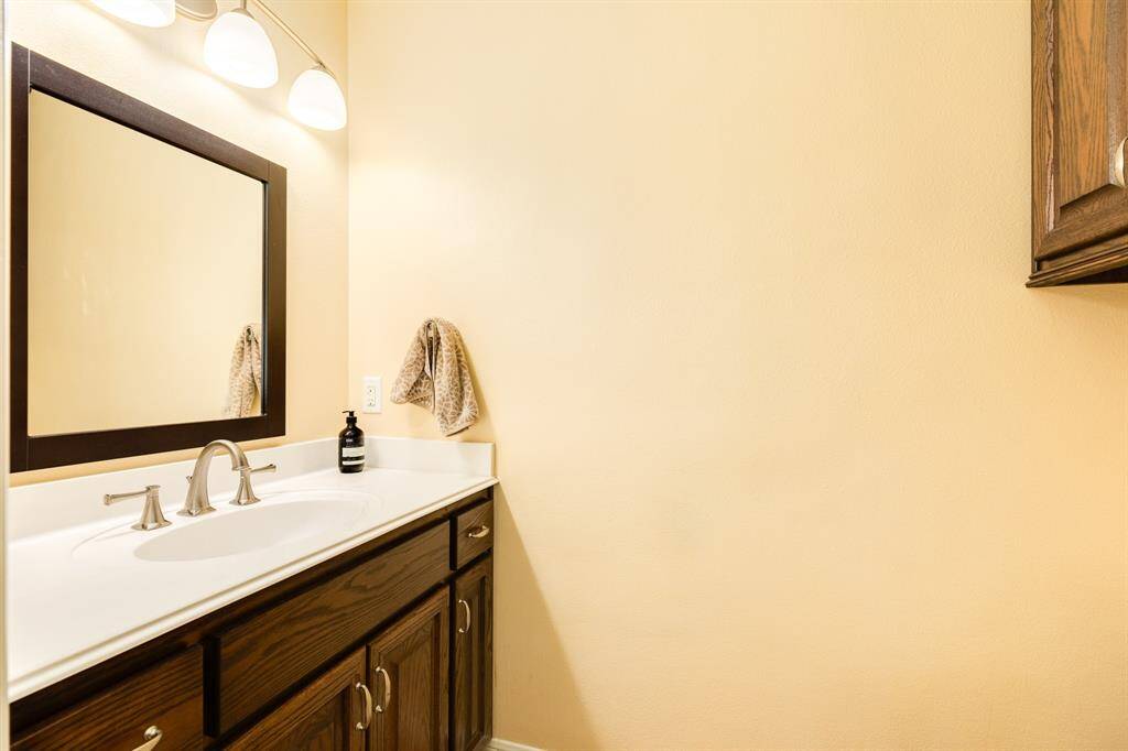 Guest Half Bath