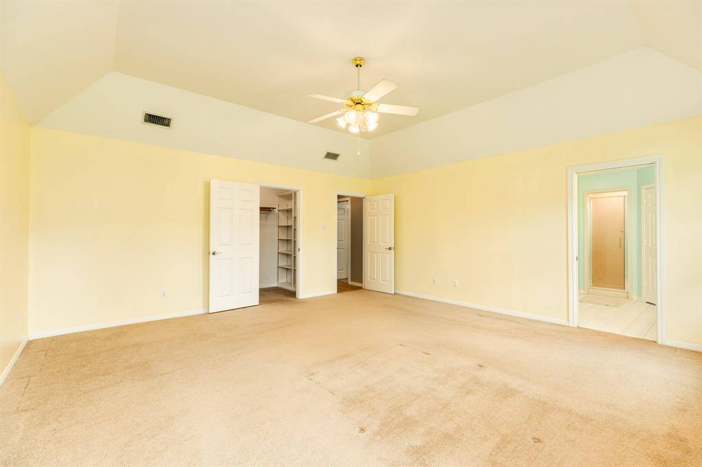 Primary Bed Rm High Ceilings