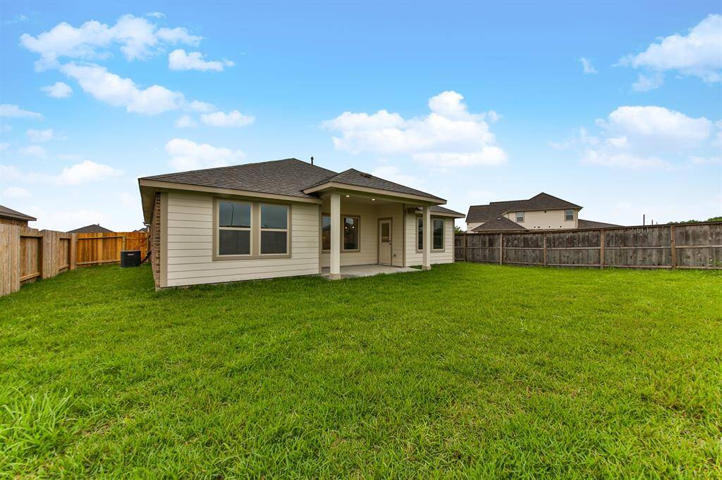 Sample photo of completed home with similar plan. As-built color and selections may vary.