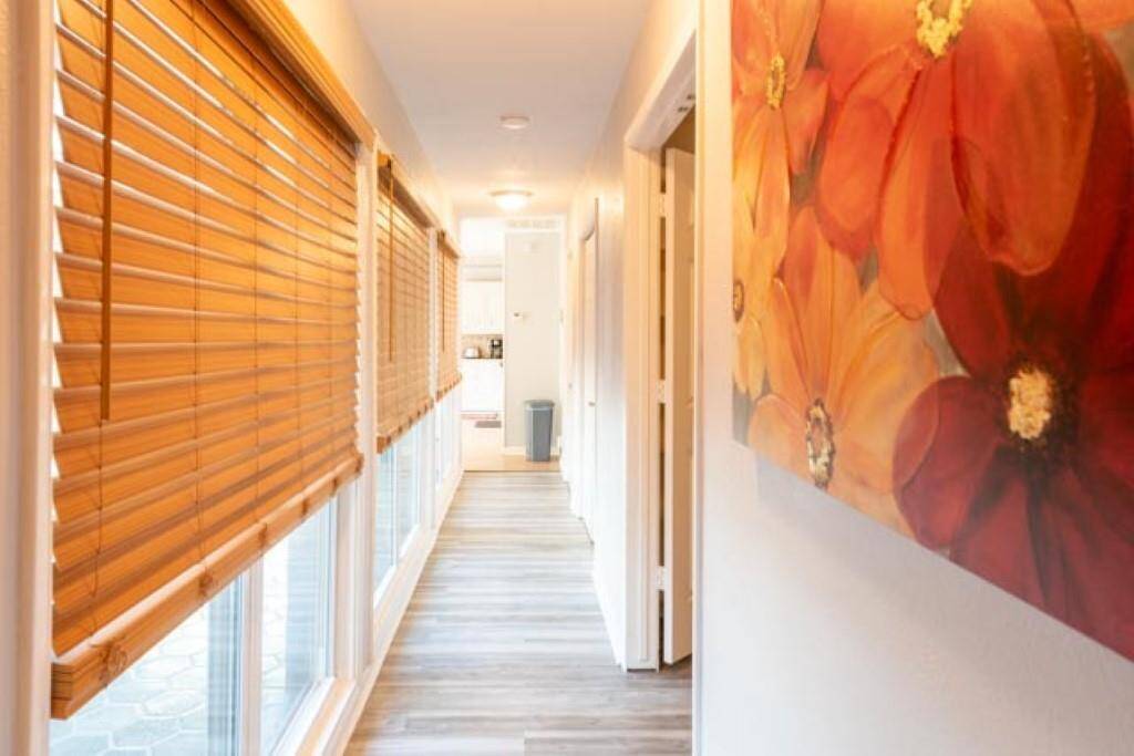 Long hallway that provides privacy.