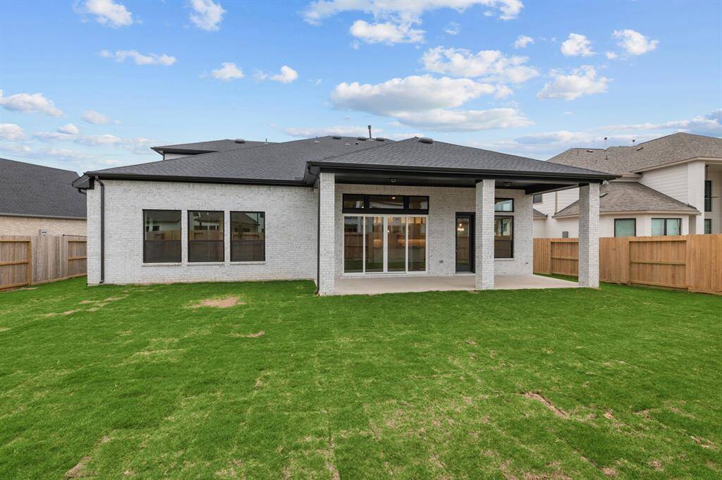 Welcome to The Harvard by David Weekley Homes. Move-In-Ready Now!