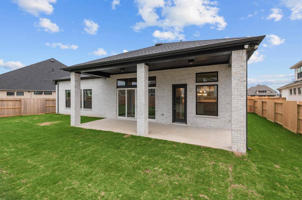 Welcome to The Harvard by David Weekley Homes. Move-In-Ready Now!