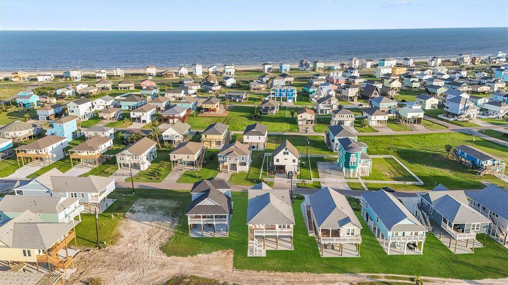 Aerial shot showing how close you are to the beach, just a short 5 minute golf cart ride!