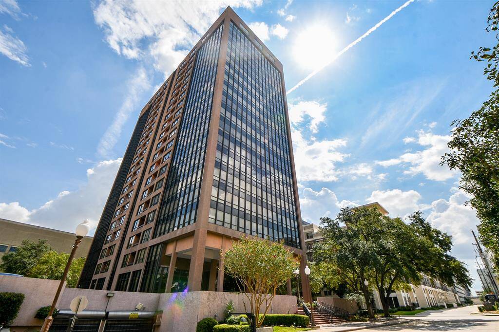Welcome home. The Oxford is a luxury high rise next door to the Galleria