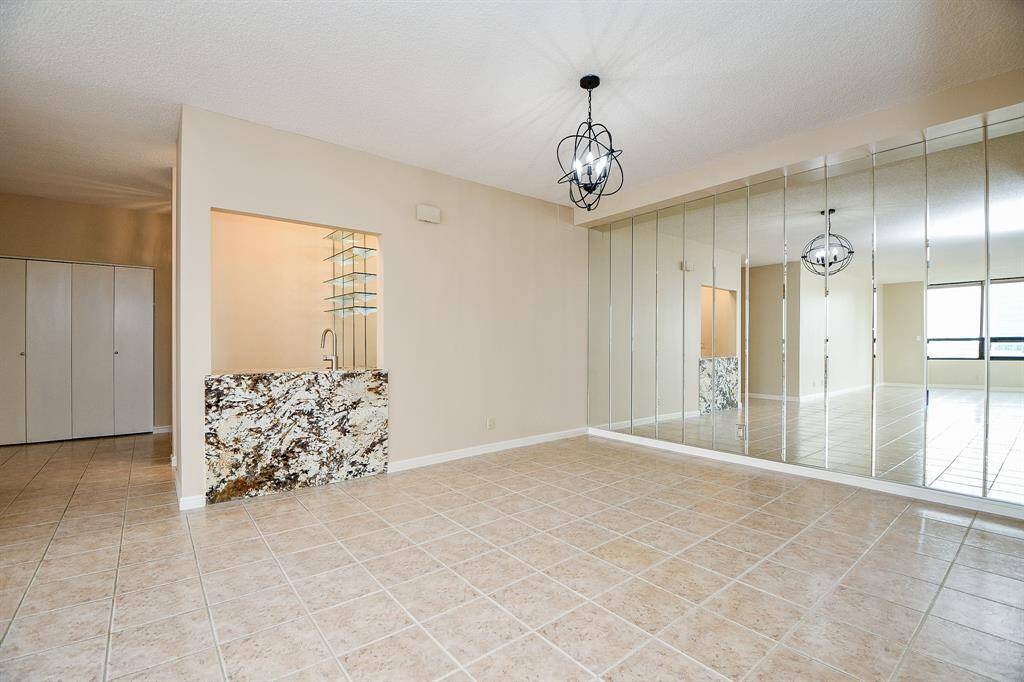 Dining room. Entire condo painted Sept.'24