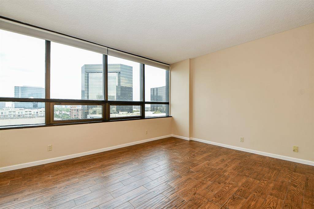 Flex room used for study or 3rd bedroom