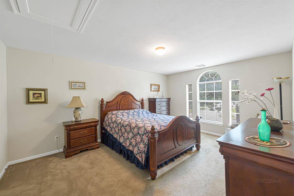 Each additional bedroom offers bothcomfort and style, with ample spaceand neutral colors that cater todiverse tastes and needs, ensuringthat every member of the householdenjoys their own private sanctuary.