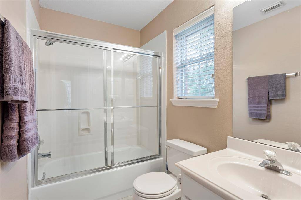 Private full bathroom upstairs for 2nd primary bedroom.