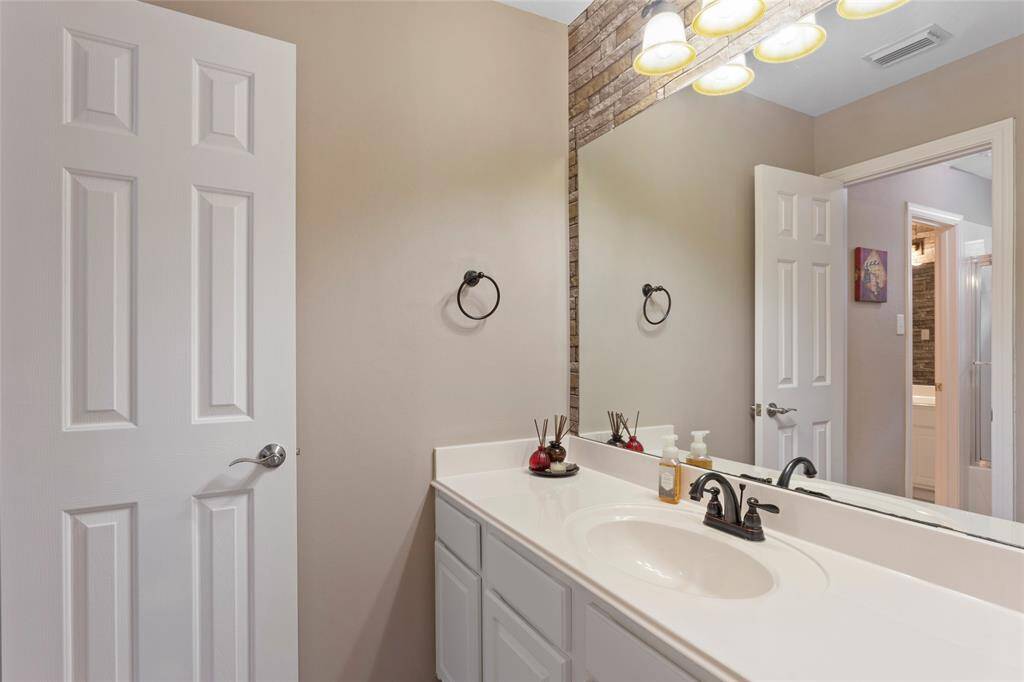 Another view of the Jack N Jill bath