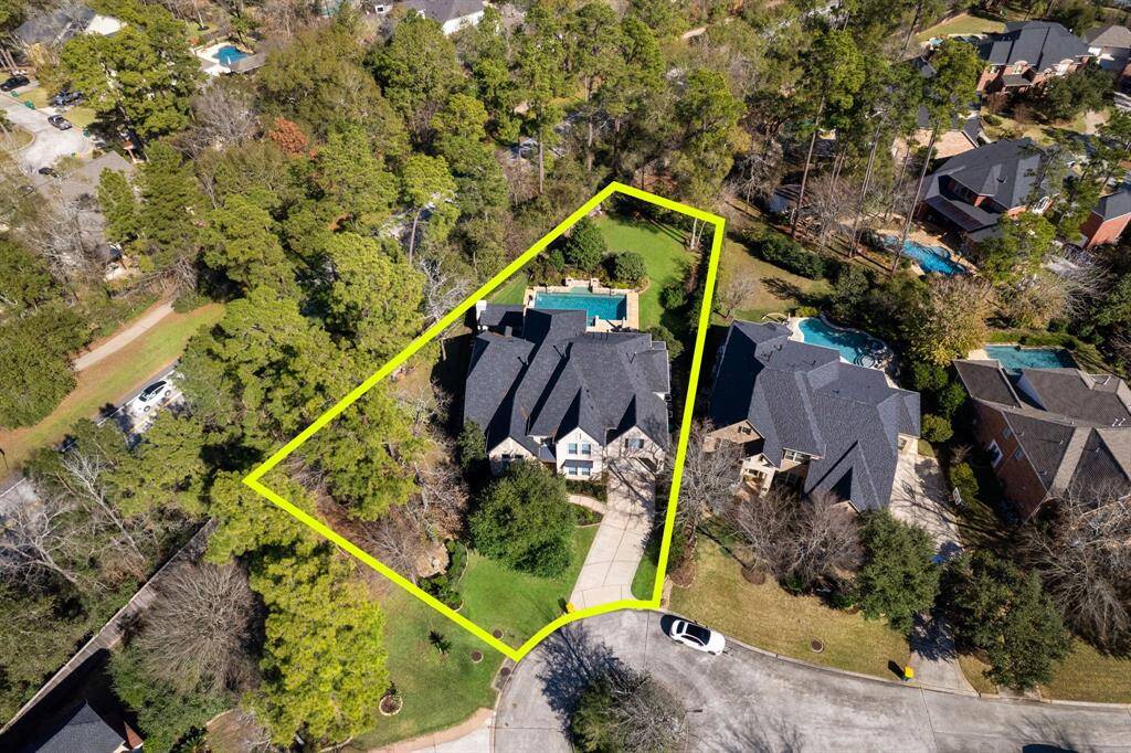 An impressive luxury property set on an expansive lot, offering both elegance and ample space for the ultimate living experience.