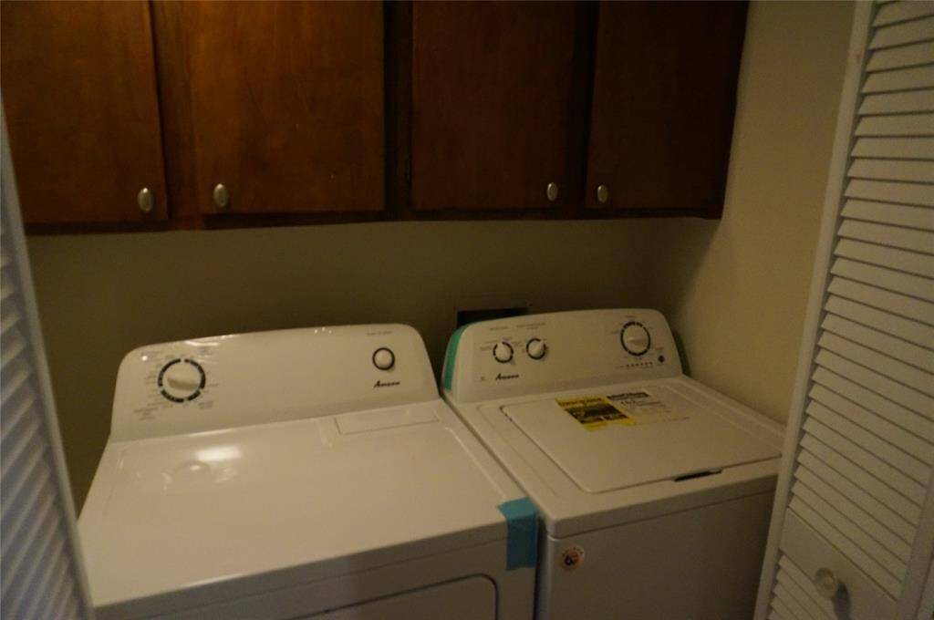 washer and dryer included