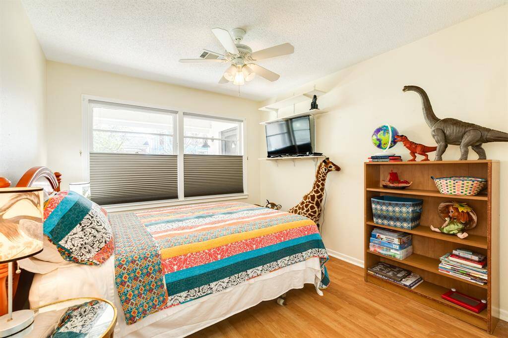 Front center bedroom