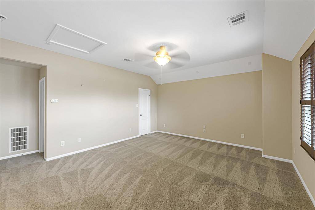 ****BONUS**** There is a huge upstairs game/bonus room!!