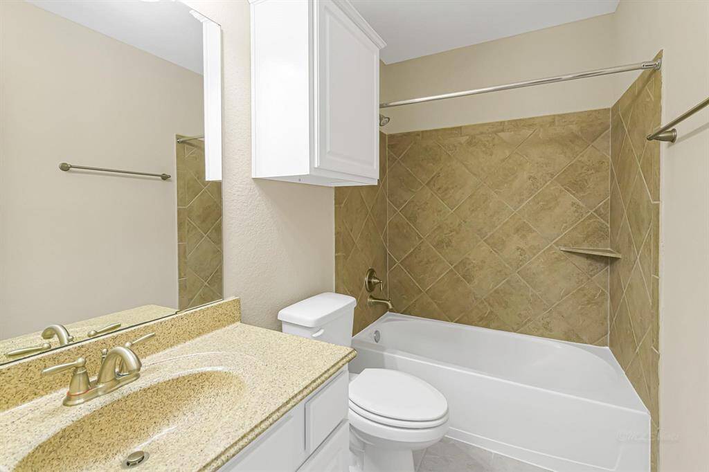 There is even a full bath upstairs!!!