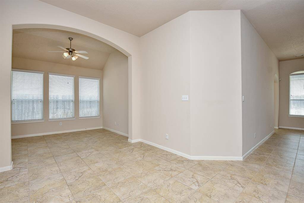 Here's another great view of entry into the dining area.