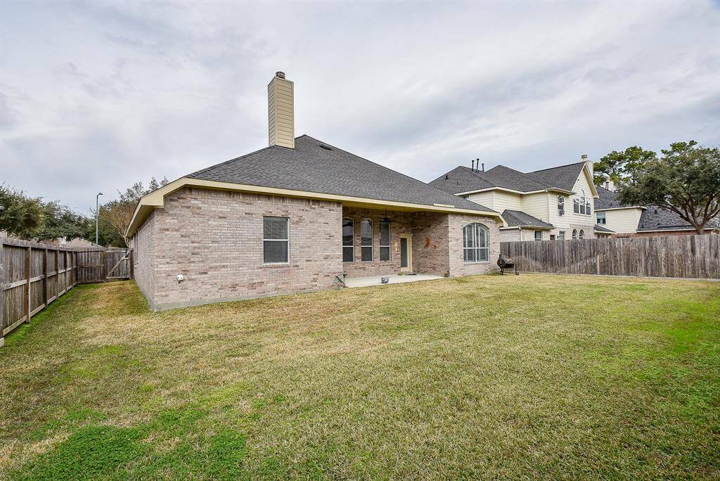 Imagine this vast backyard paradise filled with friends and family celebrating your new address!