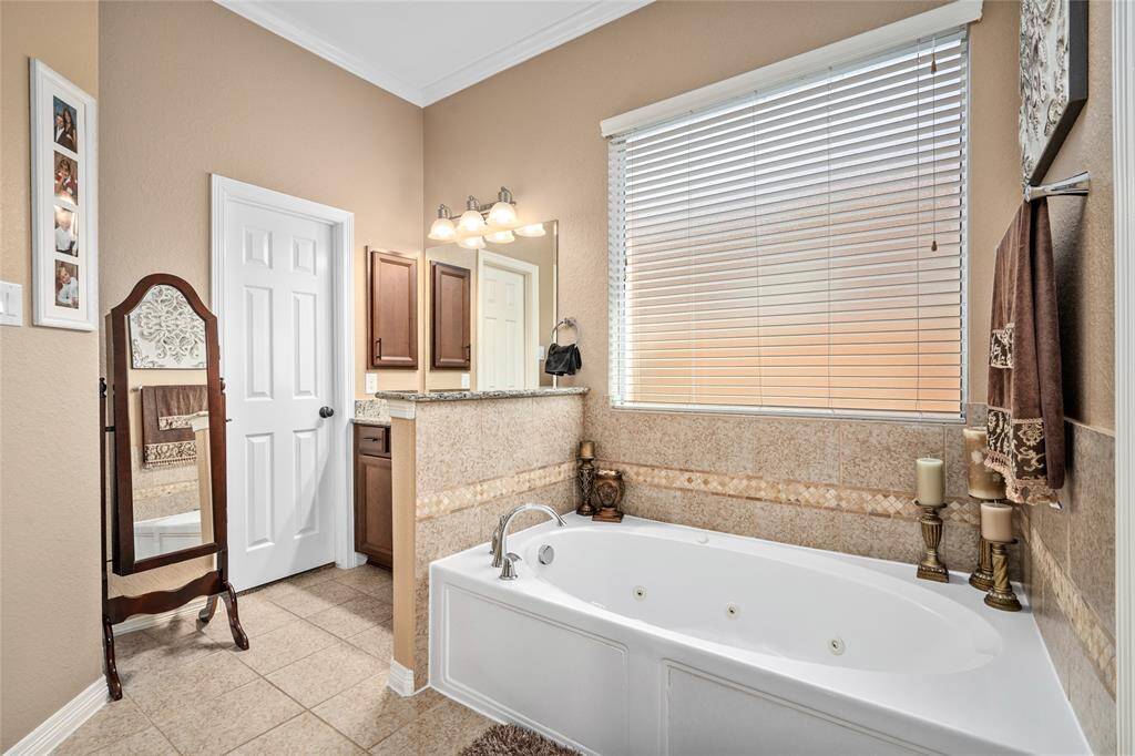 JETTED TUB
