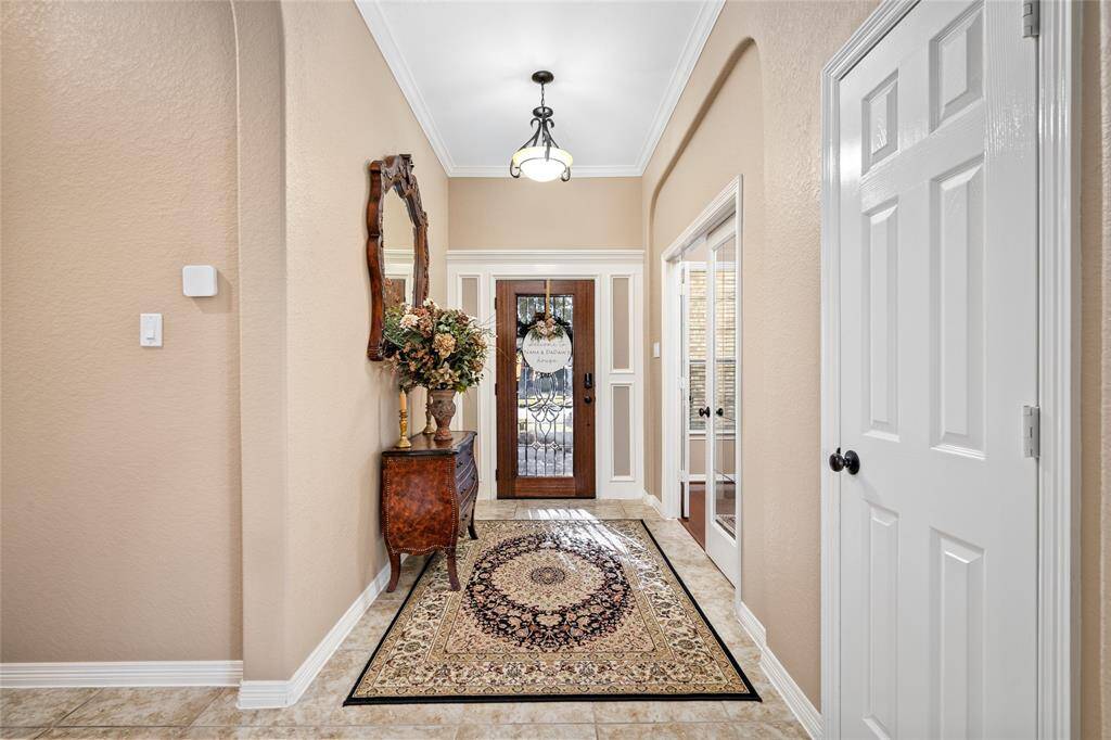 TILE FLOOR ENTRY