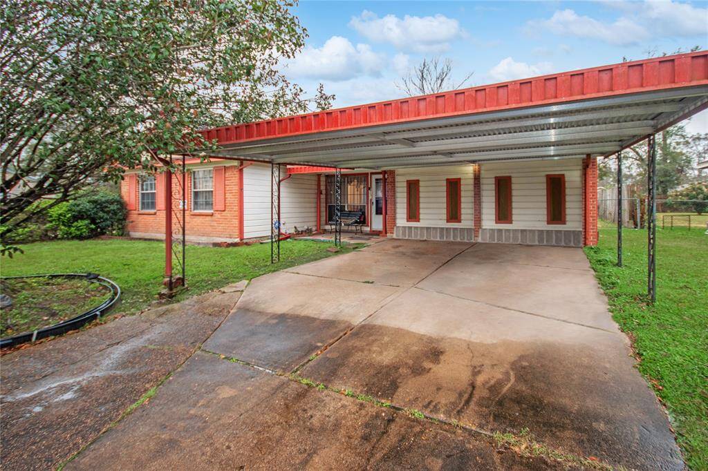 Charming updated home in Northwood Manor!