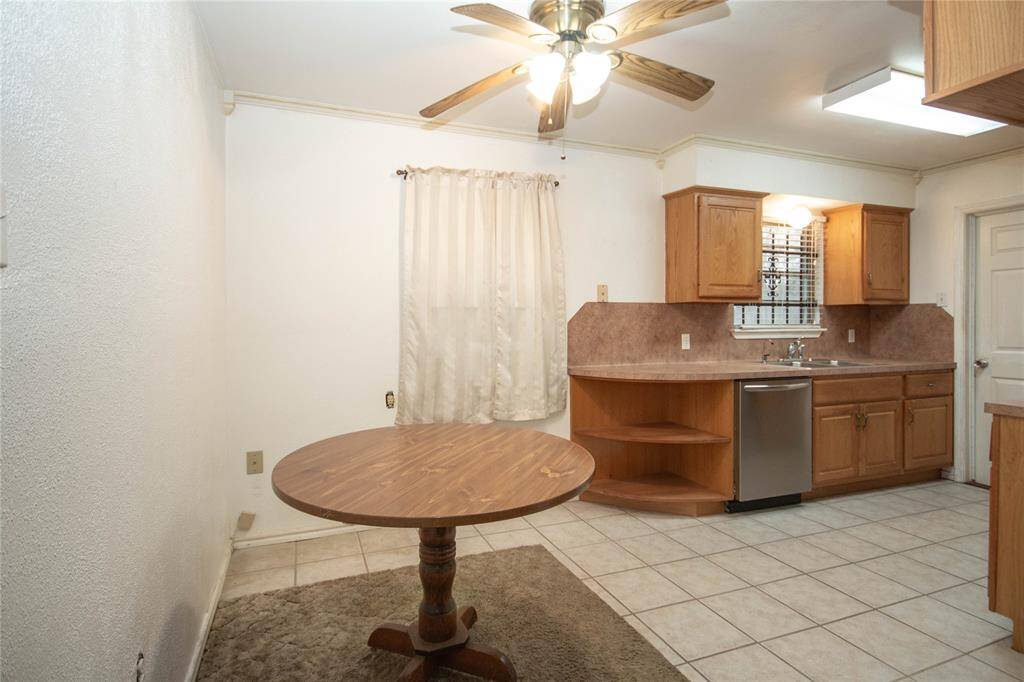 Cozy kitchen and dining area perfect for intimate gatherings.