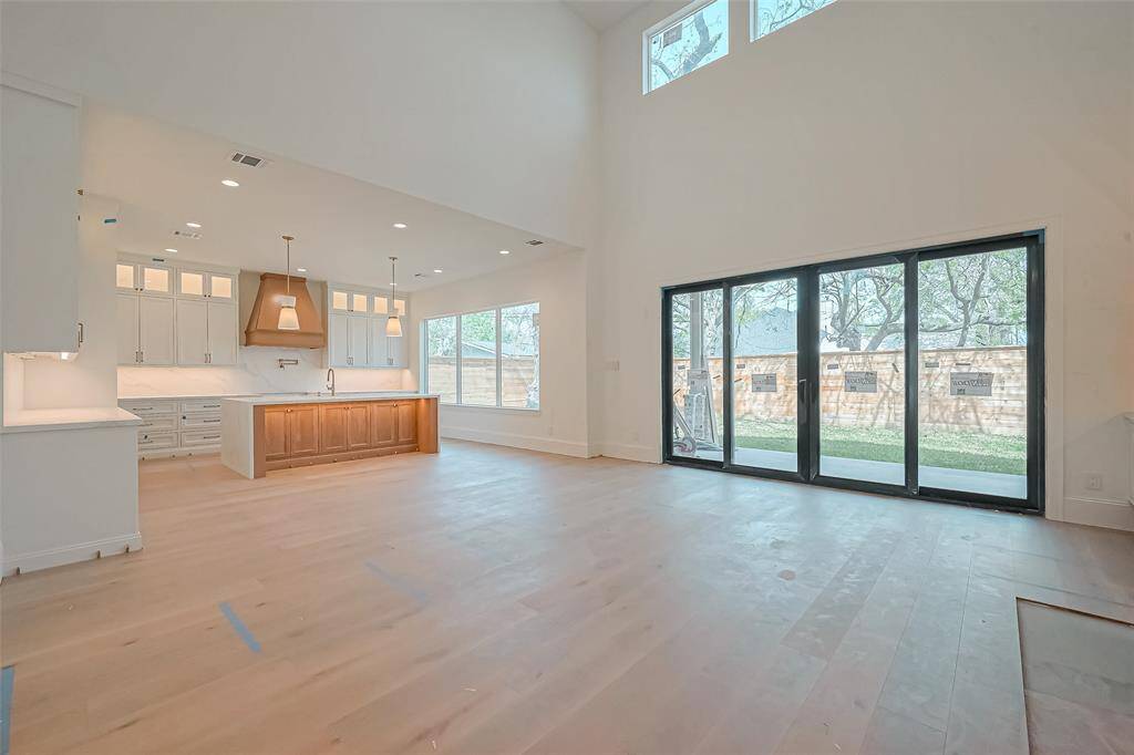 Stunning Open-Concept Living Room. Photos as of 03/20/2025.