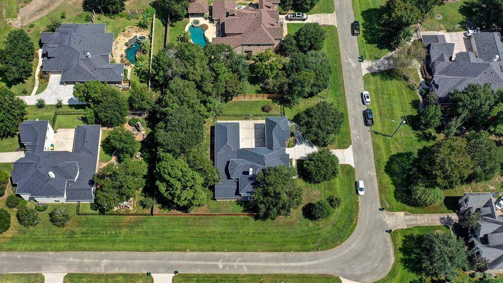 9051 Forest Cliff is a corner lot located on a cul-de-sac street - no through traffic here!