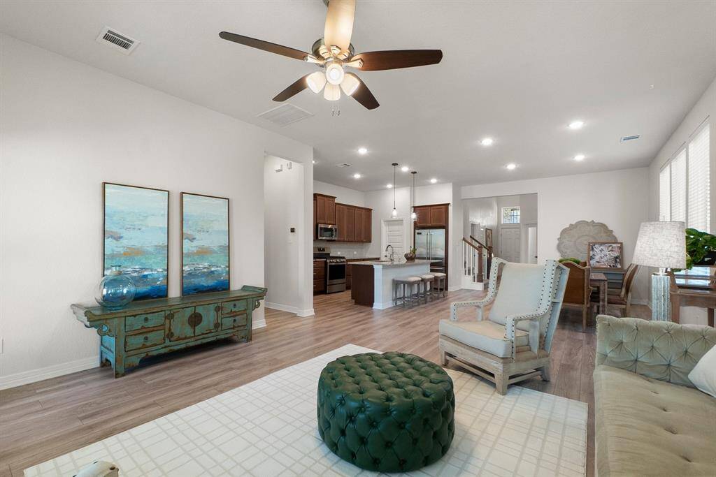 Fluid layout with plenty of room for entertaining