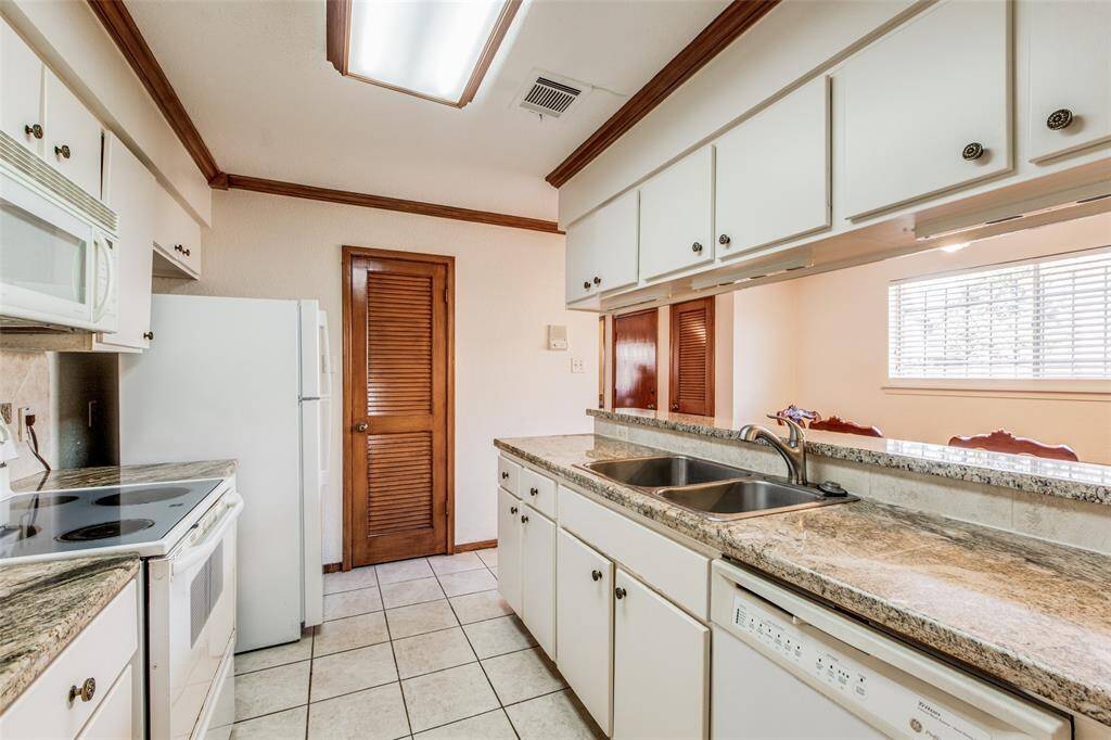 Easy to maintain tile flooring.