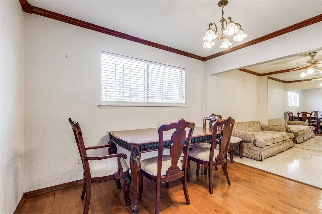 A layout that brings family together during meal prep and dining.