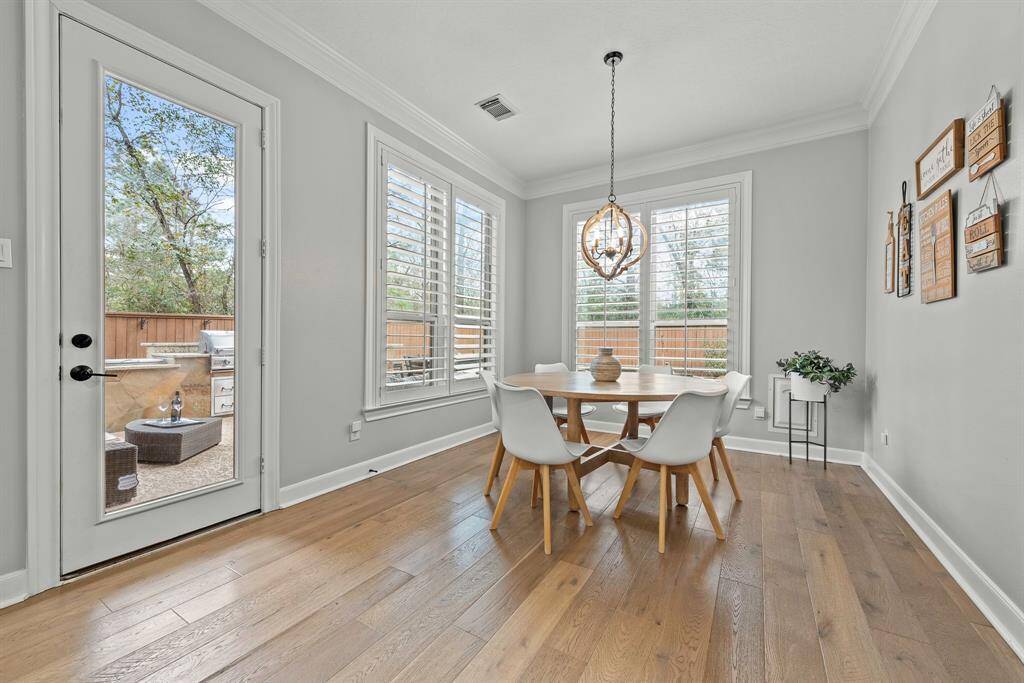 Coffee nook connects the kitchen and dining room beautifully