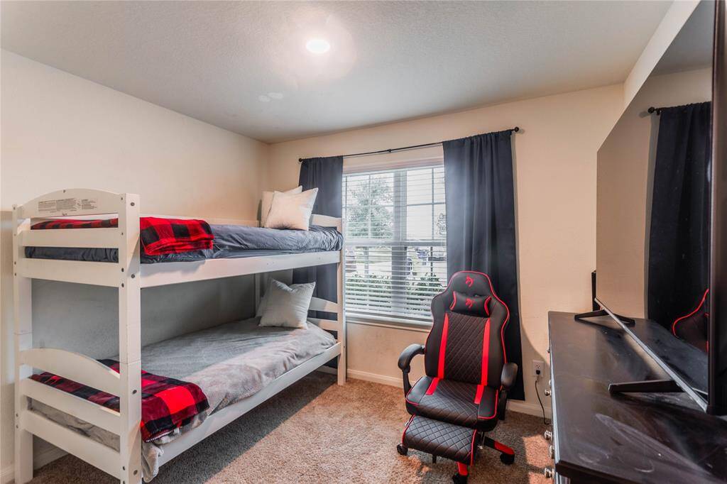 Secondary bedroom