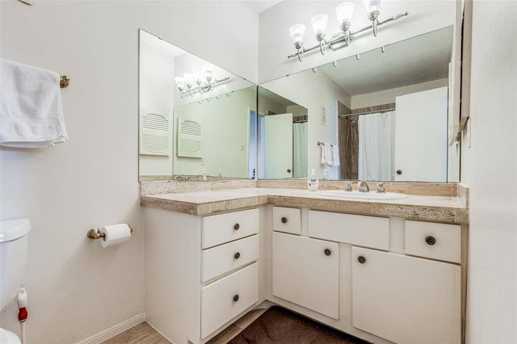 Indulge in a spa-like bathroom that turns daily routines into pampering sessions!