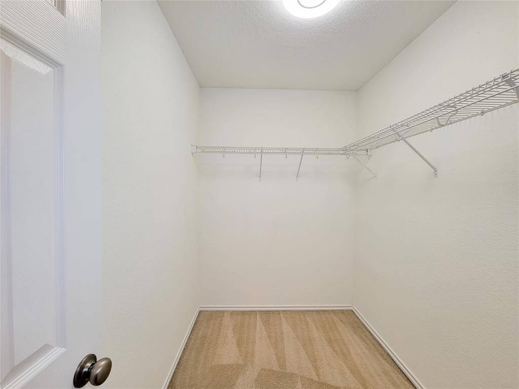 Walk-in Closet.
